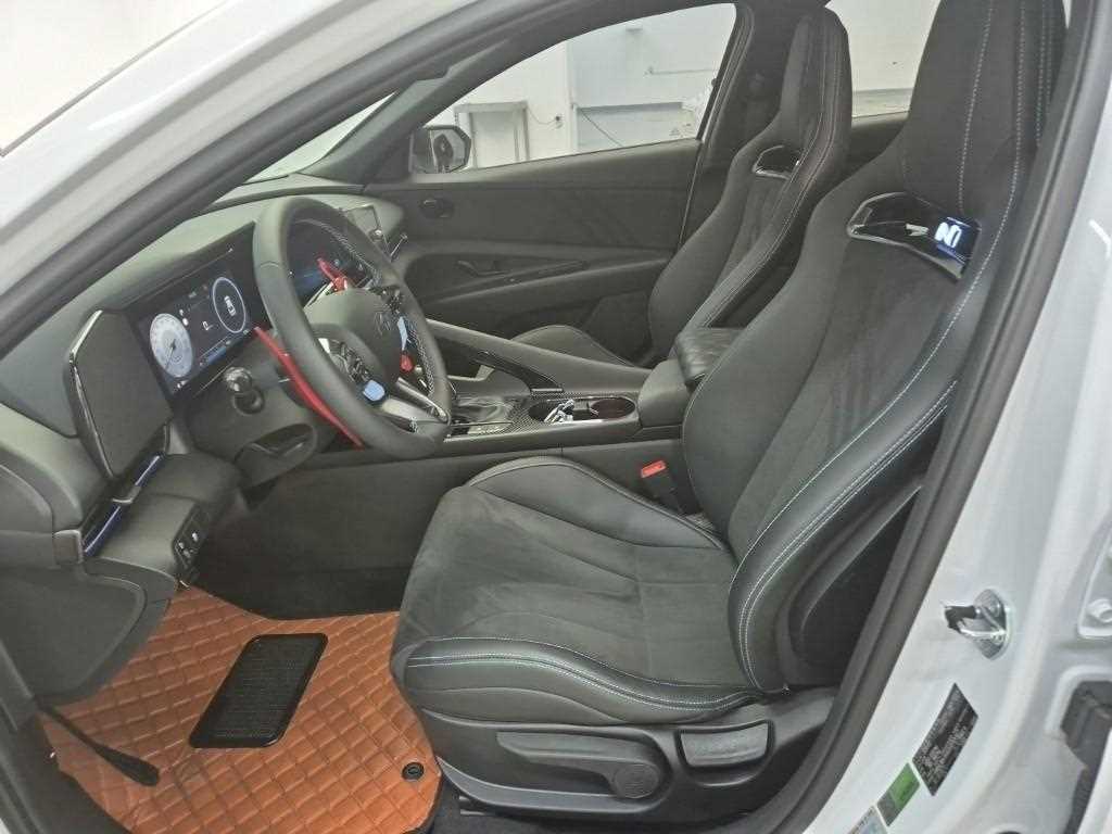 HYUNDAI Avante - Vista 11