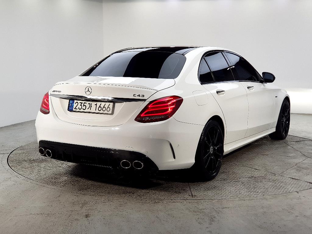 Mercedes Benz C Class - Vista 4