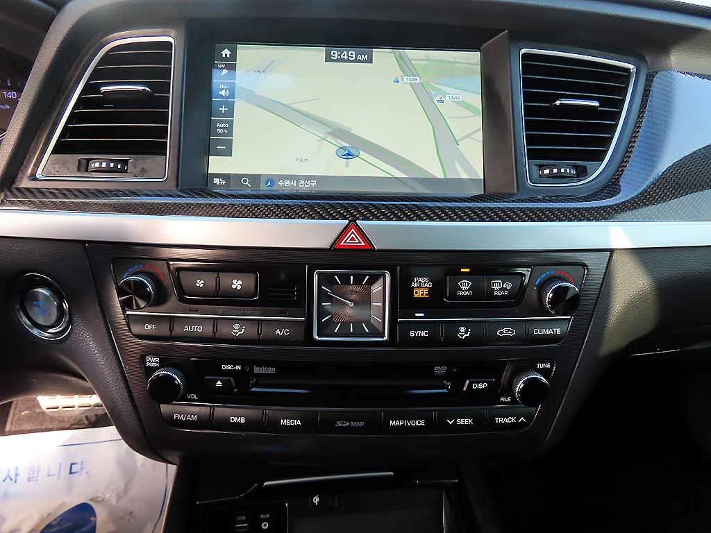 Genesis G80 - Vista 12