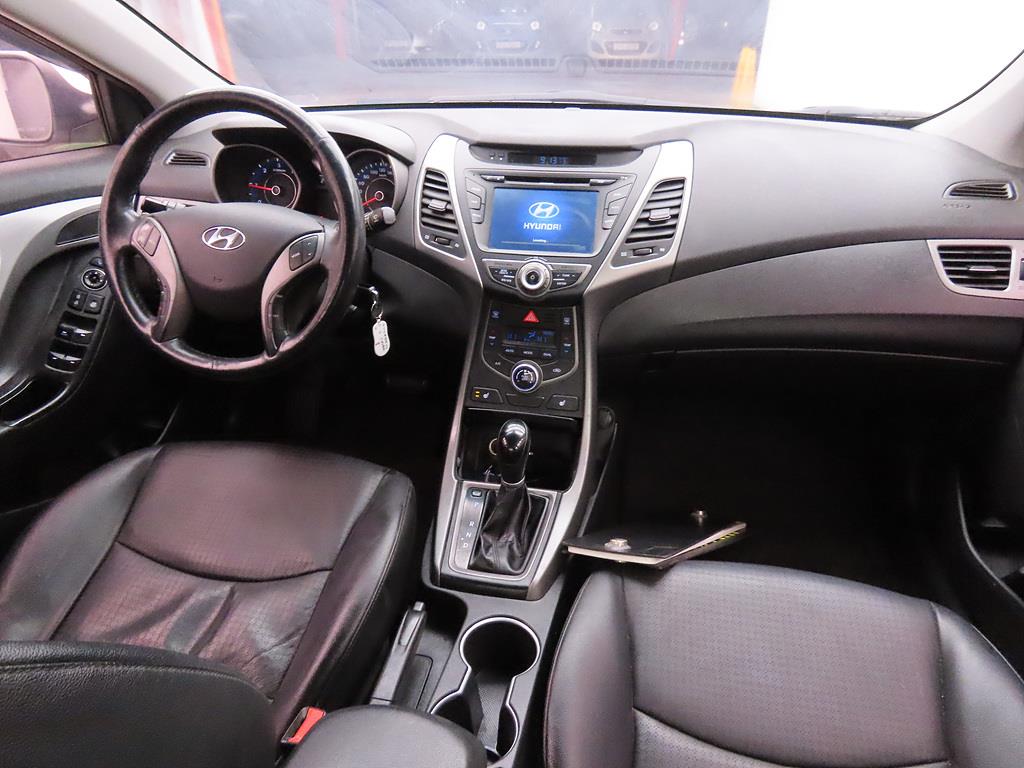 HYUNDAI Avante - Vista 5