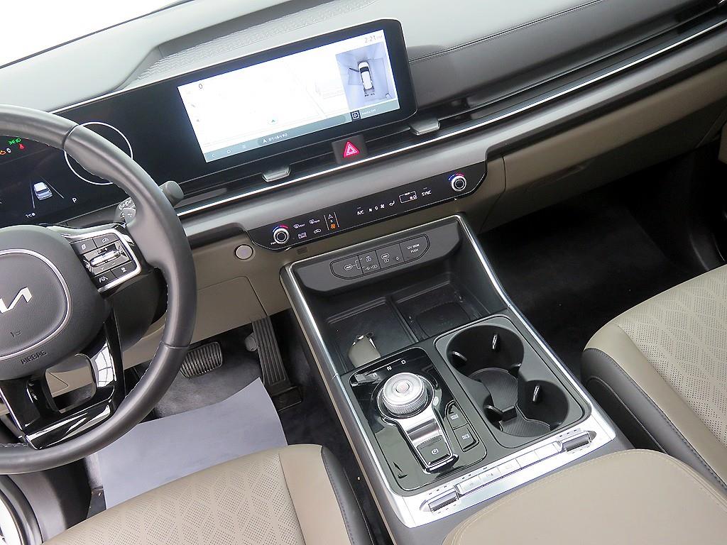 KIA Carnival - Vista 11