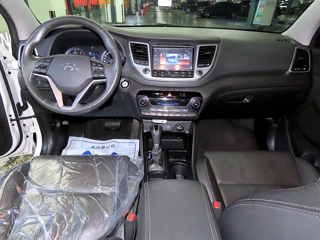 HYUNDAI Tucson - Vista 10