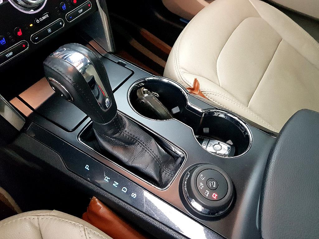 Ford Explorer - Vista 12