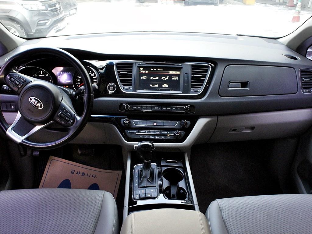 KIA Carnival 2016 Gris - Importación desde Corea - HF Imports Iquique - Foto 7