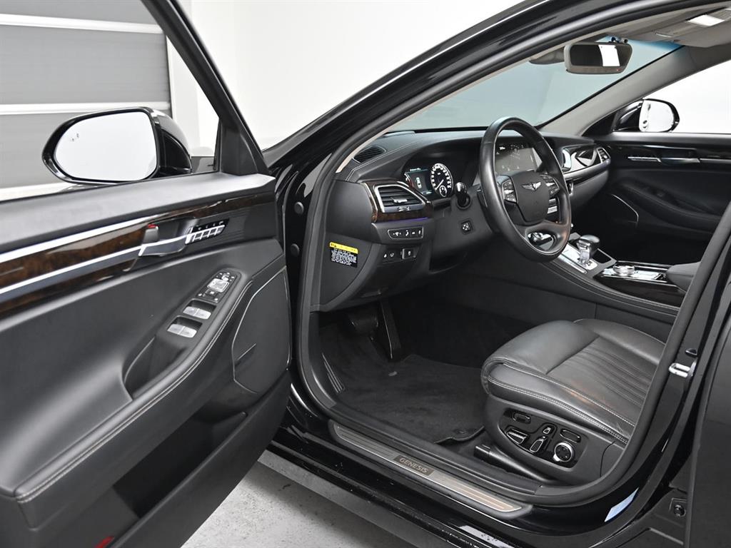 Genesis G90 - Vista 11