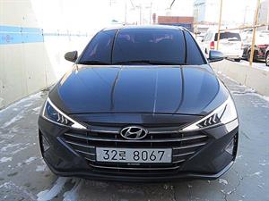 HYUNDAI Avante - Vista 2