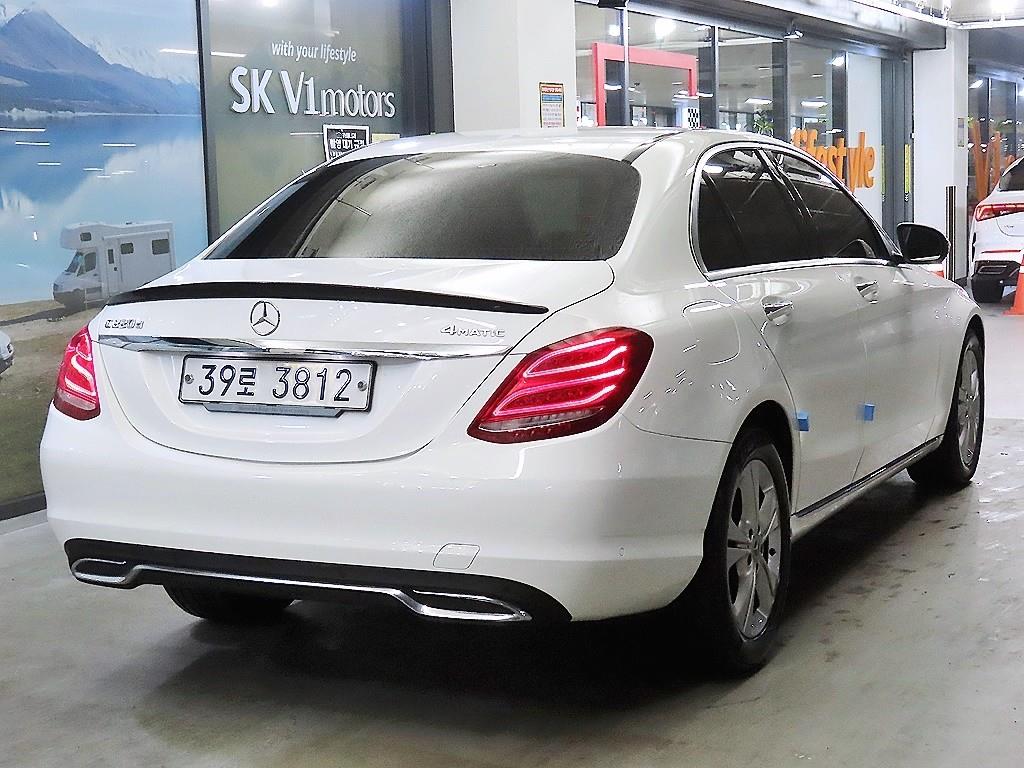 Mercedes Benz C Class - Vista 4