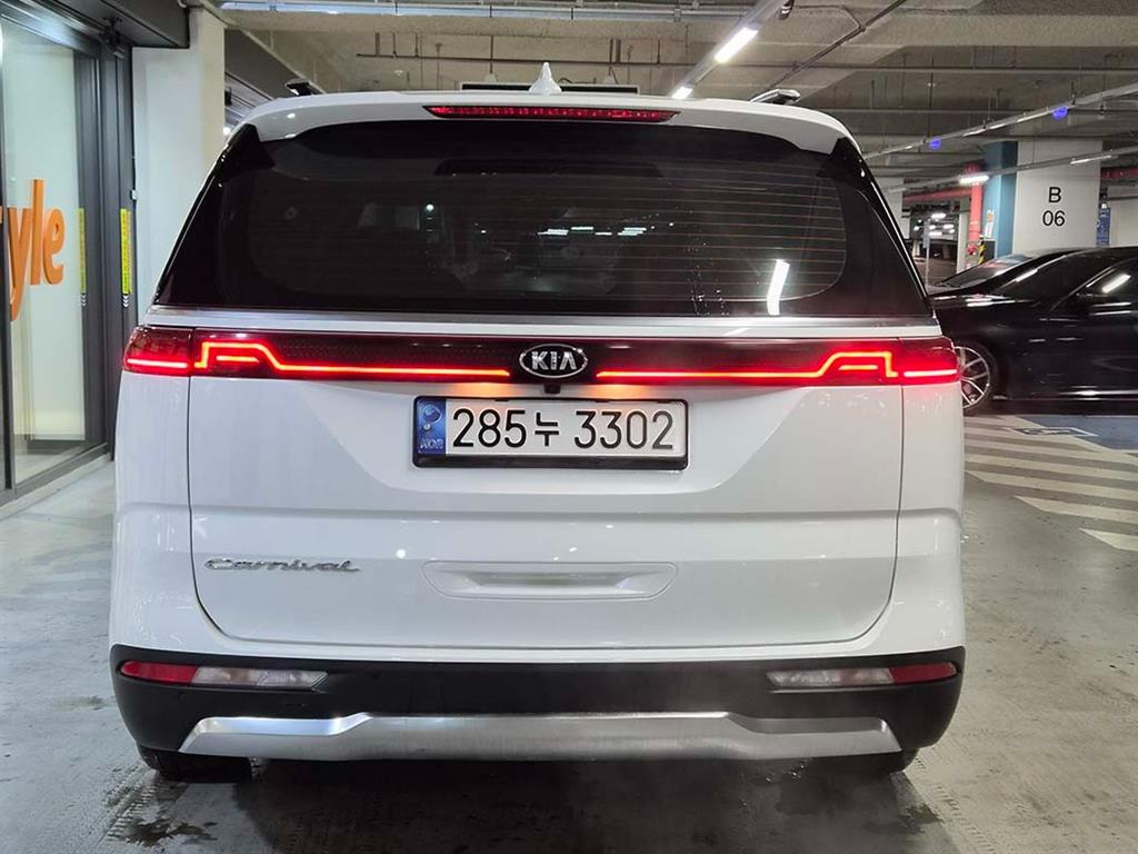 KIA Carnival - Vista 5
