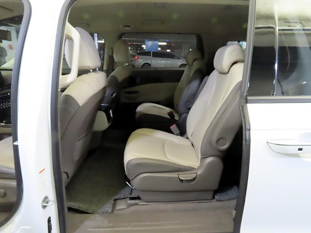 KIA Carnival - Vista 7