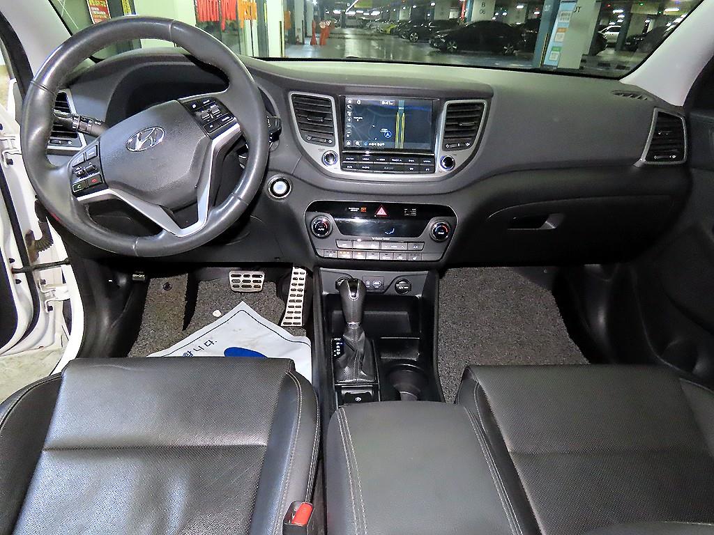 HYUNDAI Tucson - Vista 10