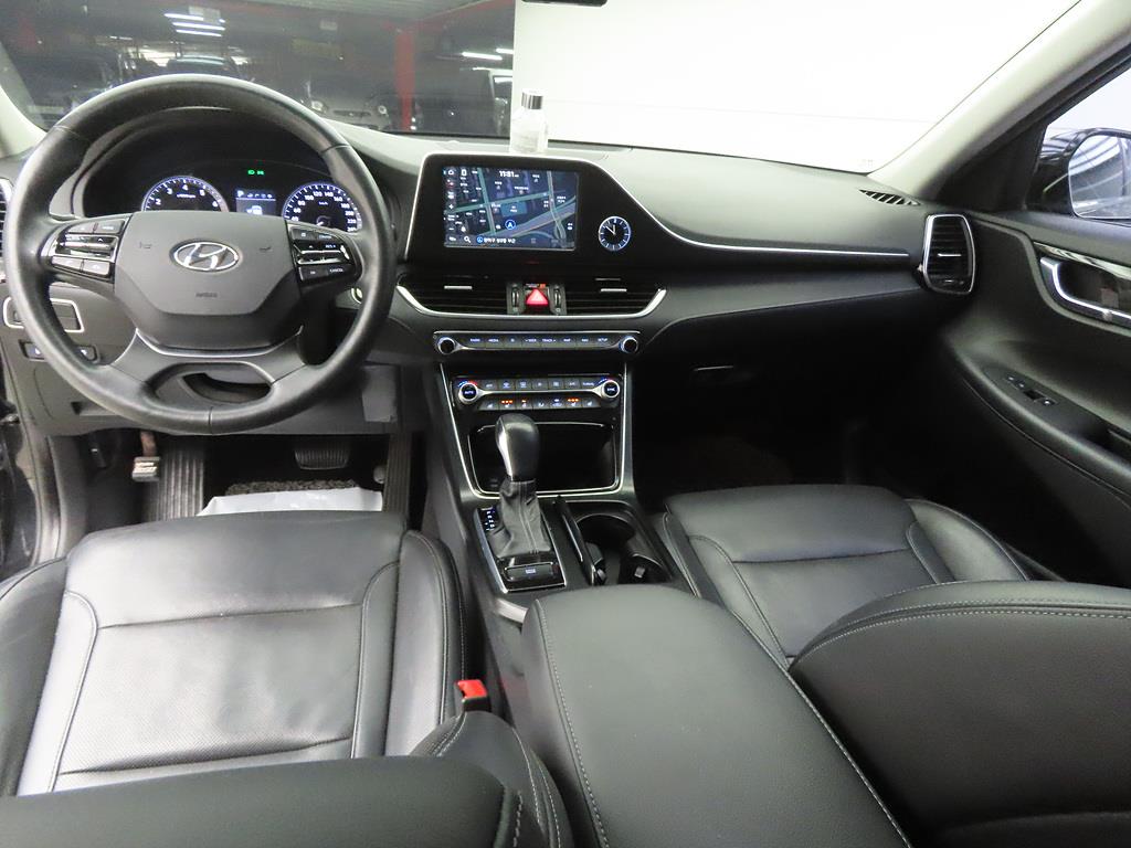 HYUNDAI Grandeur - Vista 7