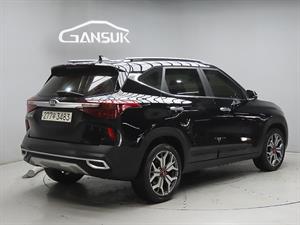 KIA Seltos - Vista 8