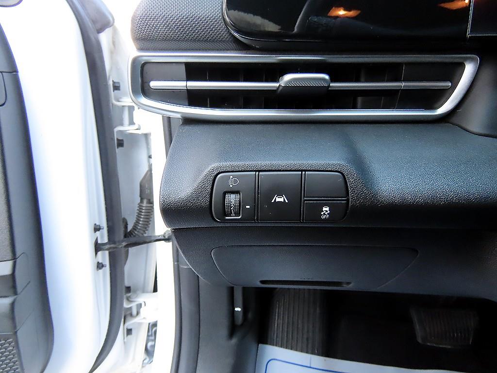 HYUNDAI Avante - Vista 12