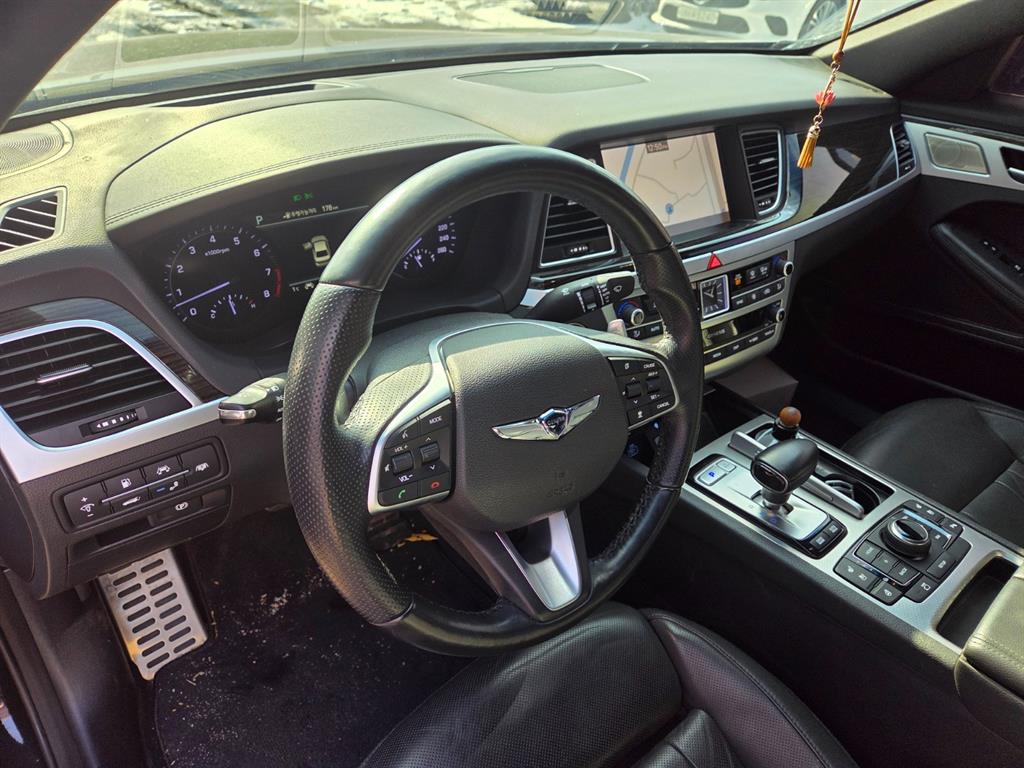 Genesis G80 - Vista 9