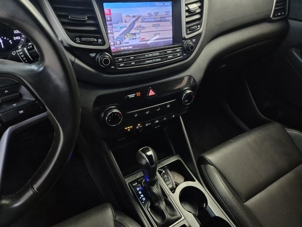 HYUNDAI Tucson - Vista 10