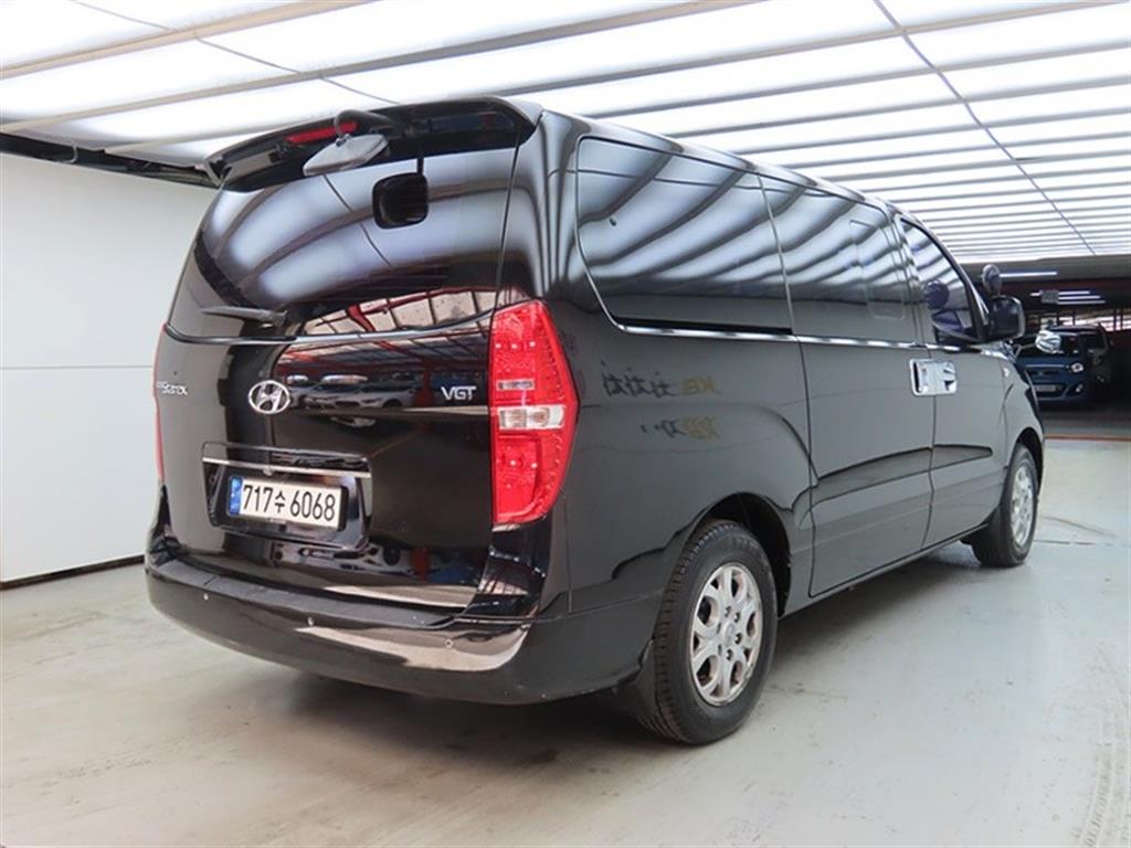 HYUNDAI Starex - Vista 4