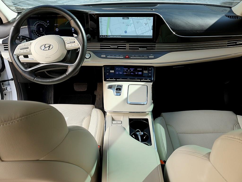 HYUNDAI Grandeur - Vista 9