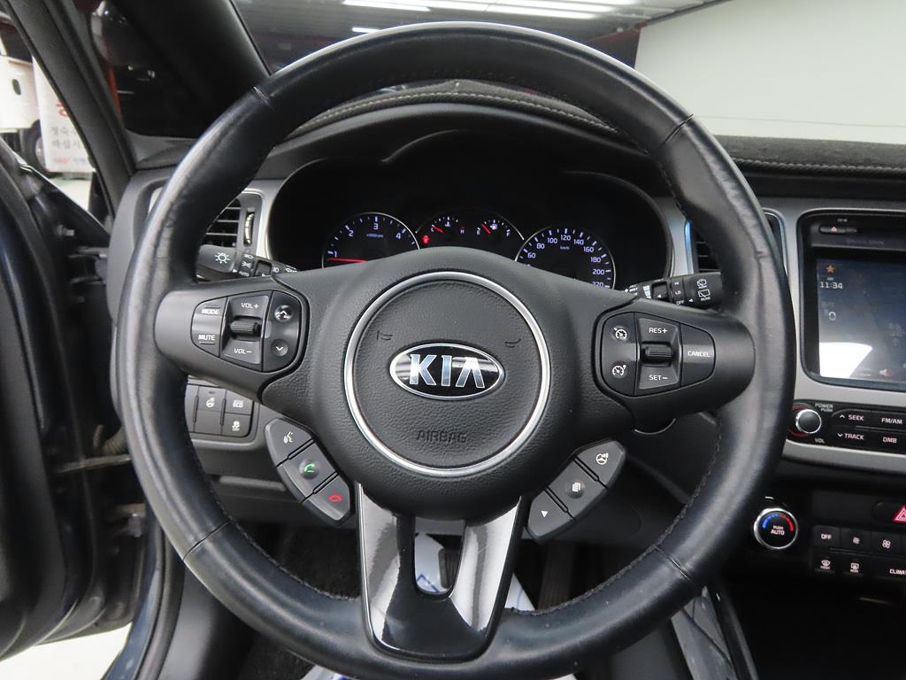KIA Carens - Vista 8