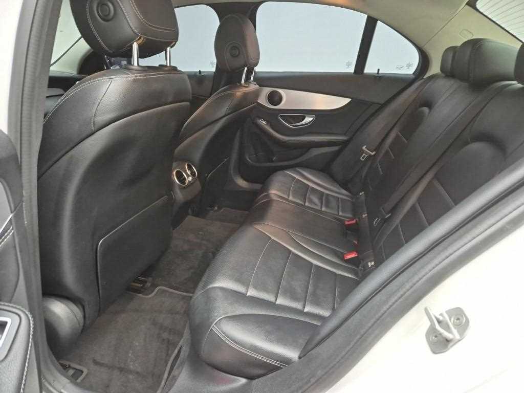 Mercedes Benz C Class - Vista 12