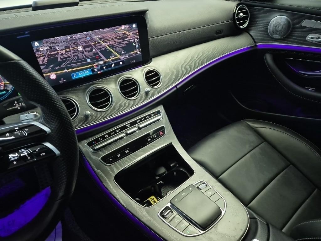 Mercedes Benz E class - Vista 6