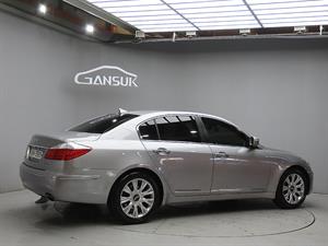 HYUNDAI Genesis - Vista 8