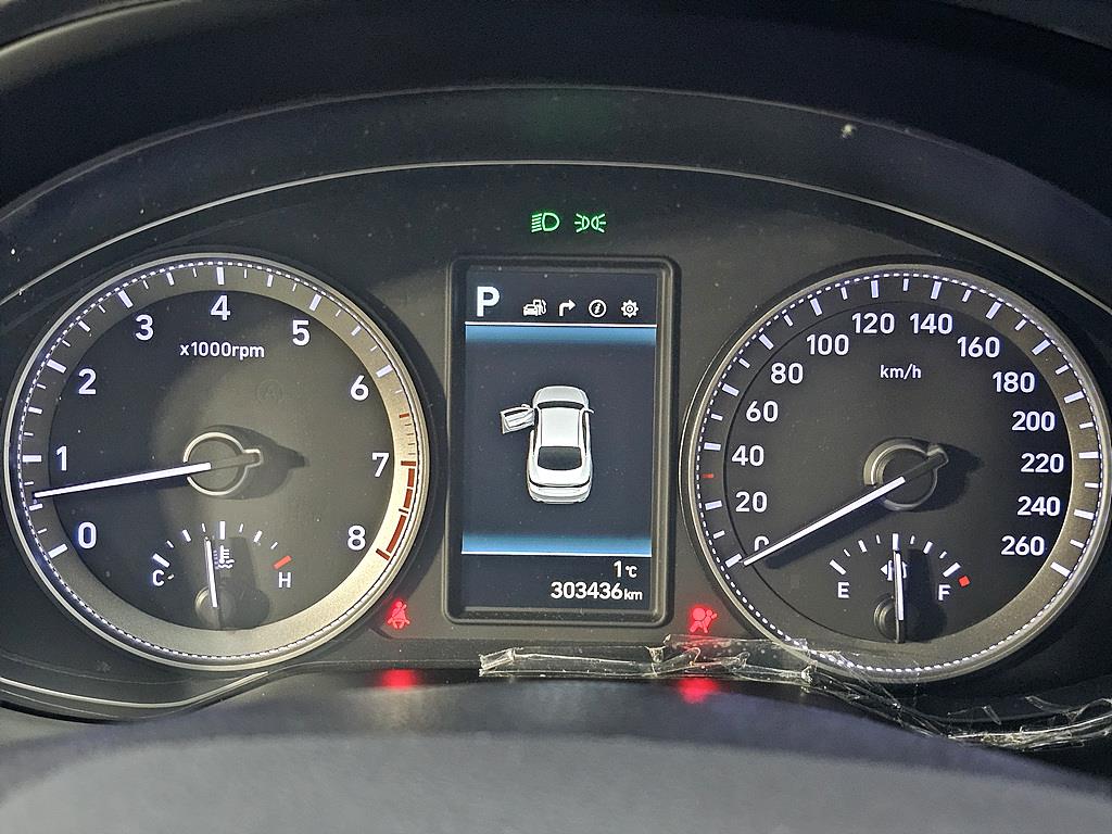 HYUNDAI Grandeur - Vista 7