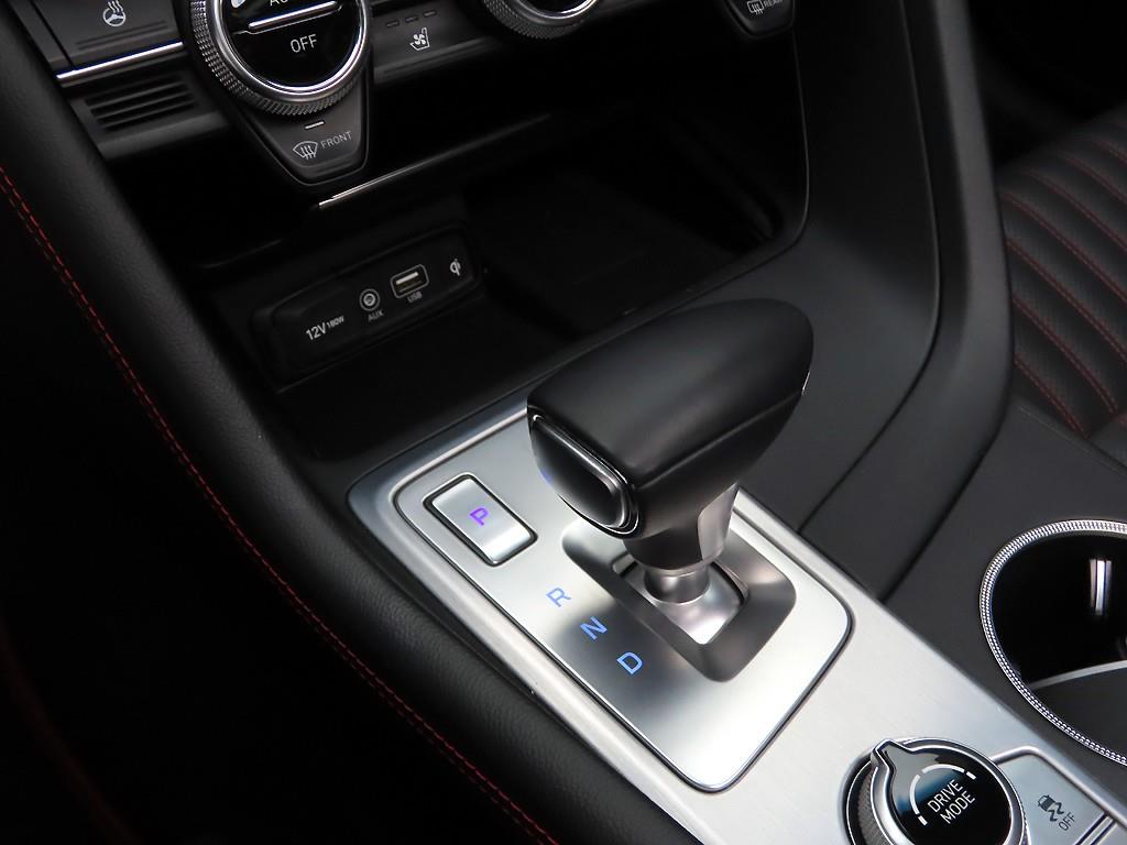 Genesis G70 - Vista 10