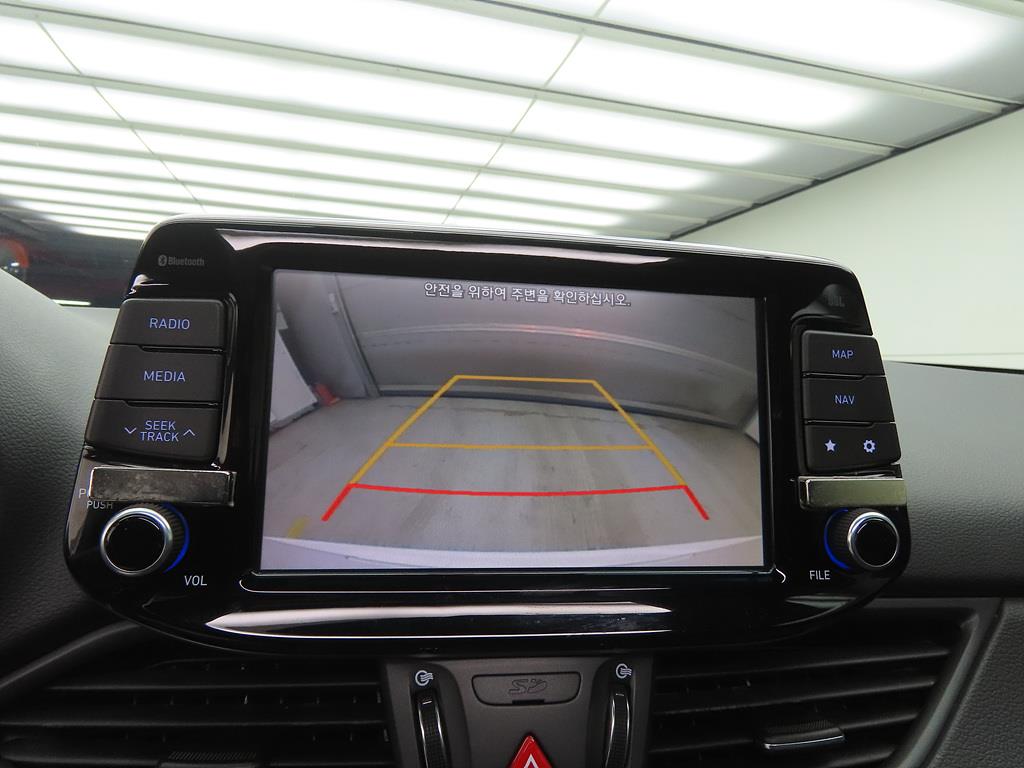 HYUNDAI i30 2017 Blanco - Importación desde Corea - HF Imports Iquique - Foto 14