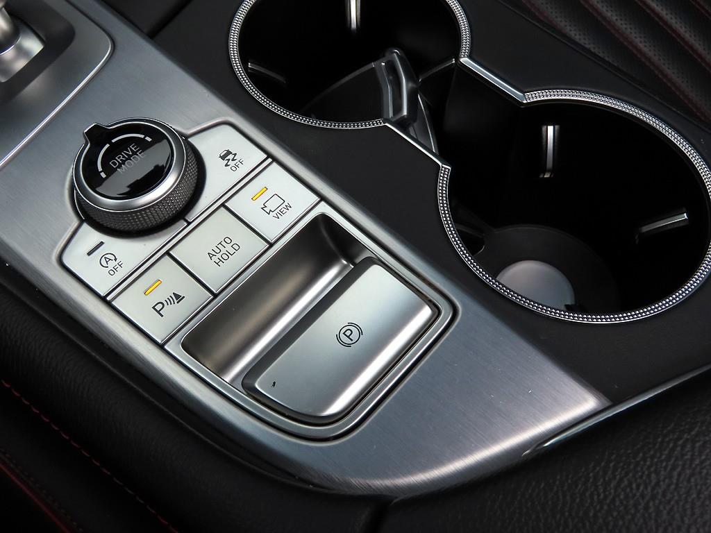 Genesis G70 - Vista 11