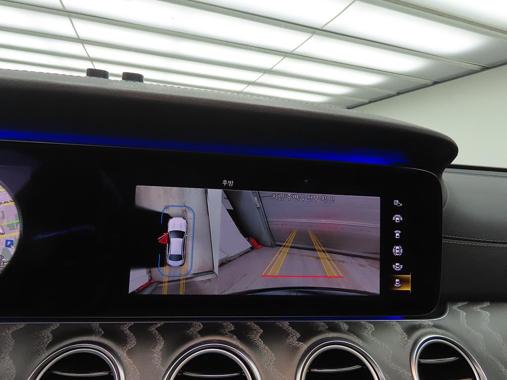 Mercedes Benz E class - Vista 11