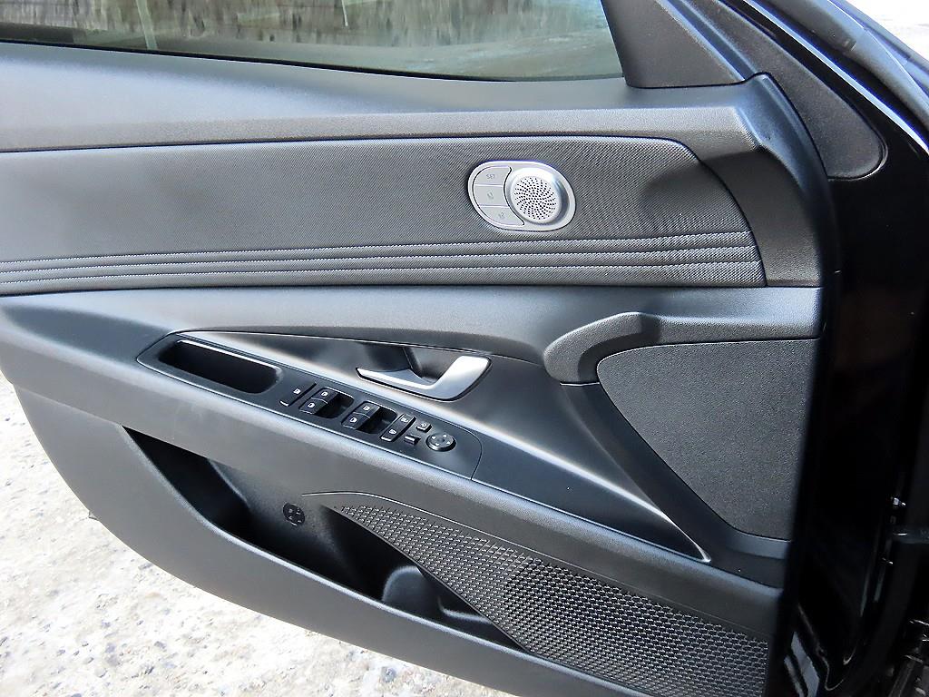 HYUNDAI Avante - Vista 11