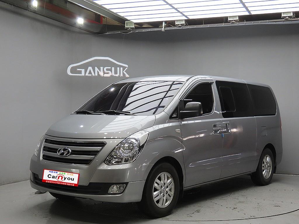 HYUNDAI Starex - Vista 3