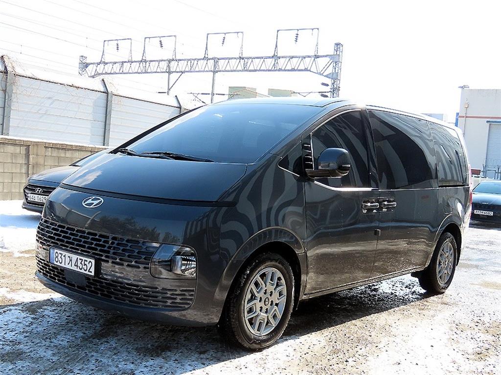 HYUNDAI Staria - Vista 2