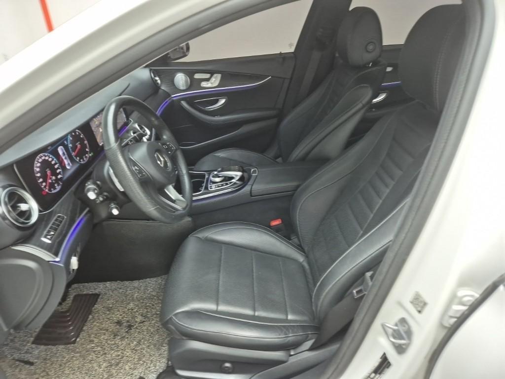 Mercedes Benz E class - Vista 12