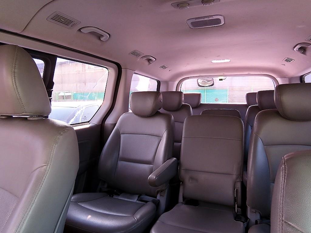 HYUNDAI Starex - Vista 7