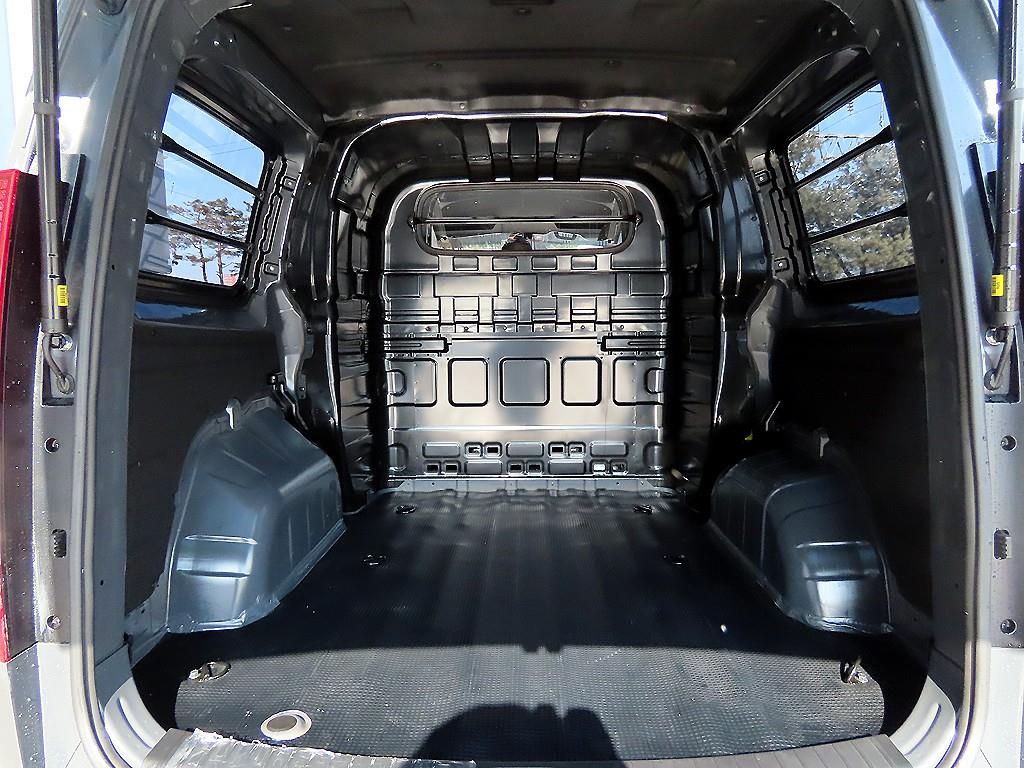 HYUNDAI Staria - Vista 5