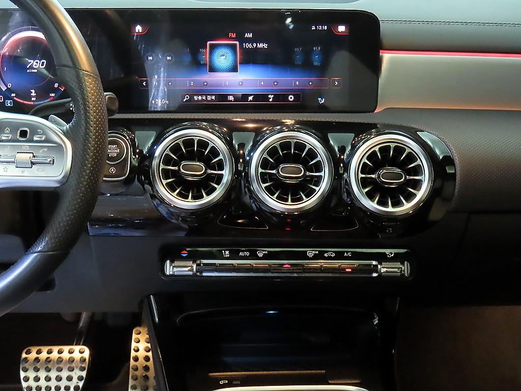 Mercedes Benz CLA Class - Vista 11