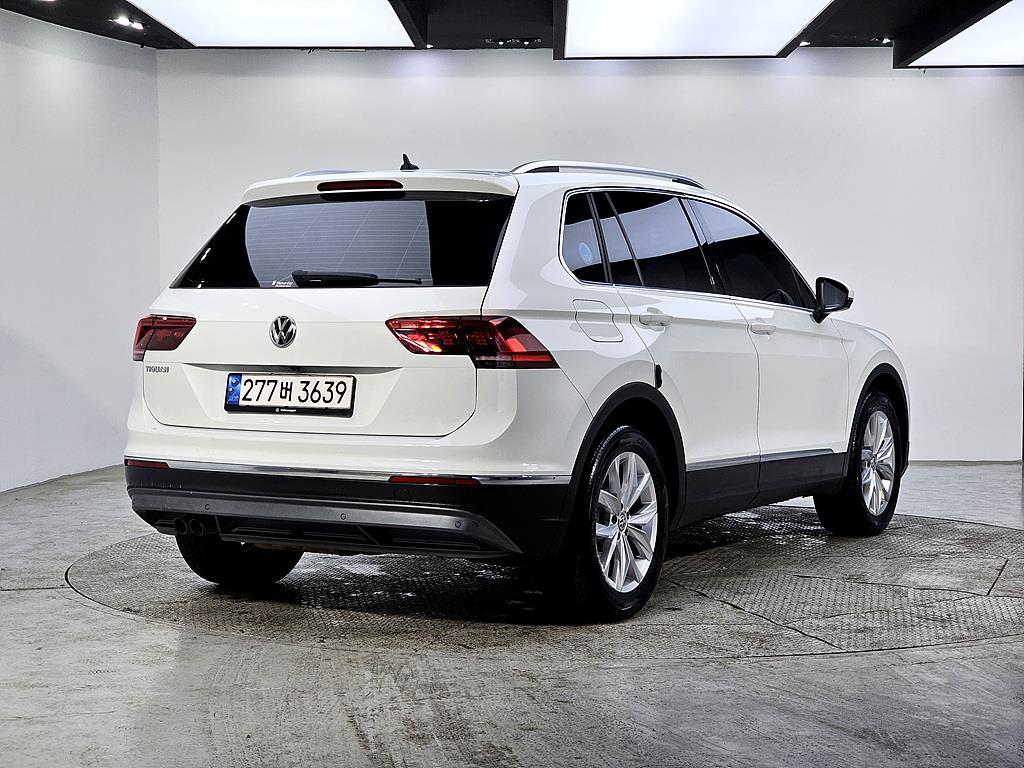 Volkswagen Tiguan - Vista 4