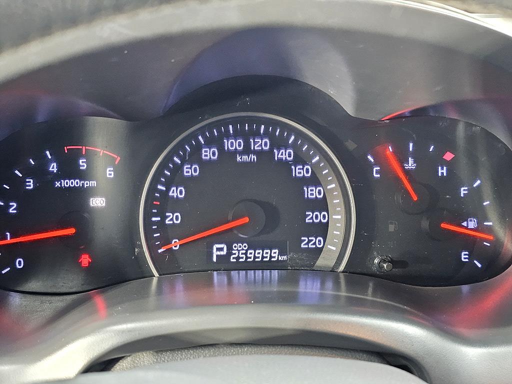 KIA Carnival - Vista 7