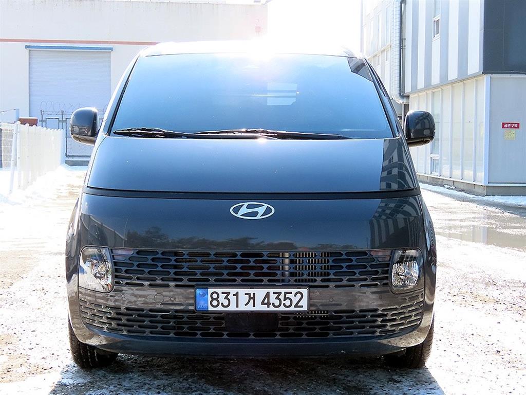 HYUNDAI Staria 2025 Gris - Importación desde Corea - HF Imports Iquique - Foto 1