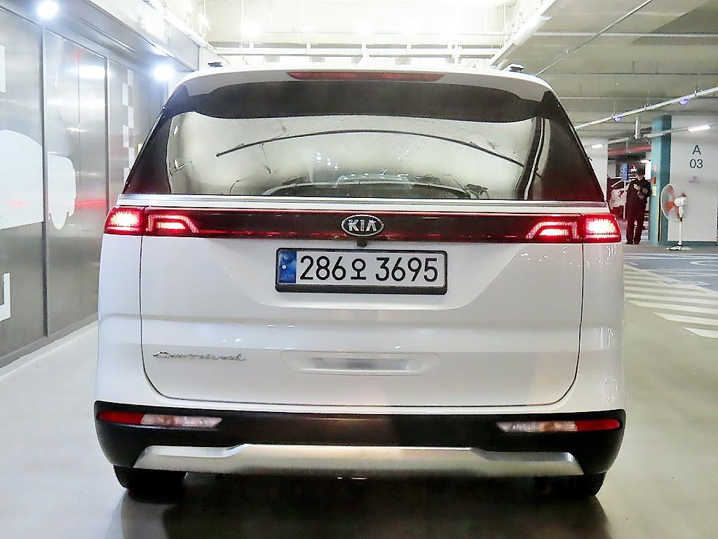 KIA Carnival - Vista 5