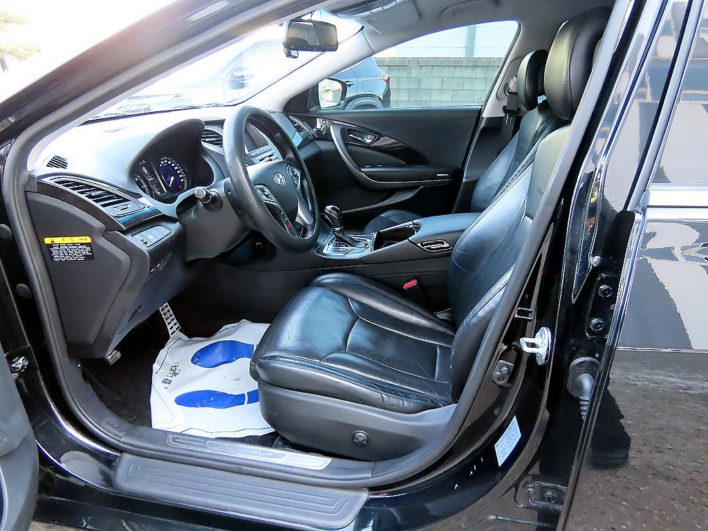 HYUNDAI Grandeur - Vista 5