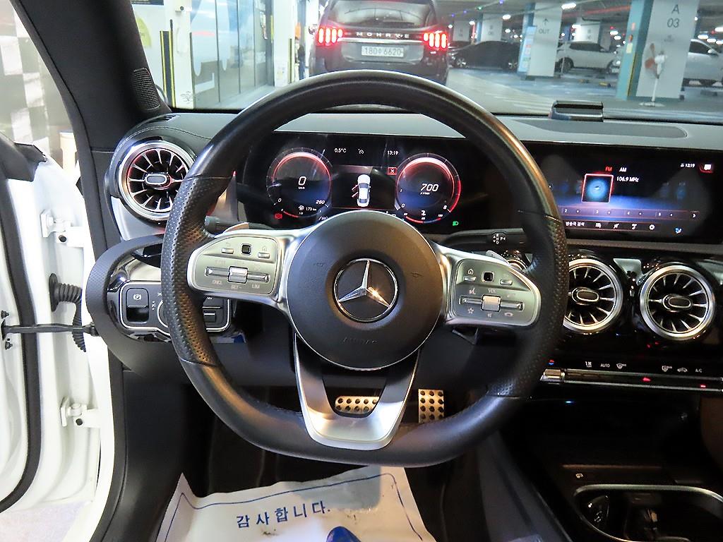 Mercedes Benz CLA Class - Vista 8