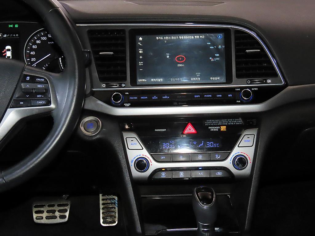 HYUNDAI Avante - Vista 11