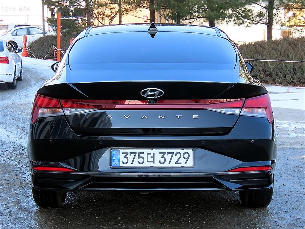 HYUNDAI Avante - Vista 4