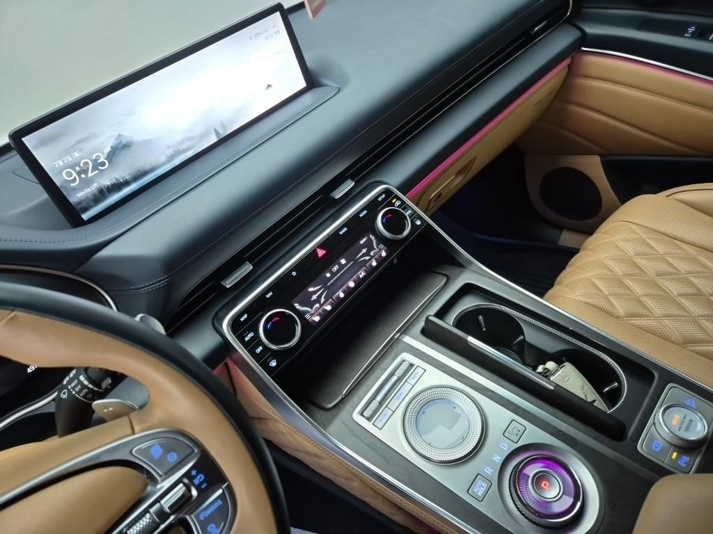 Genesis GV80 - Vista 10