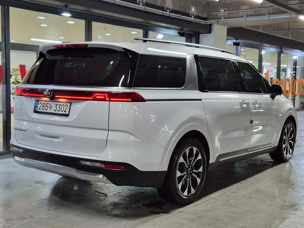 KIA Carnival - Vista 4