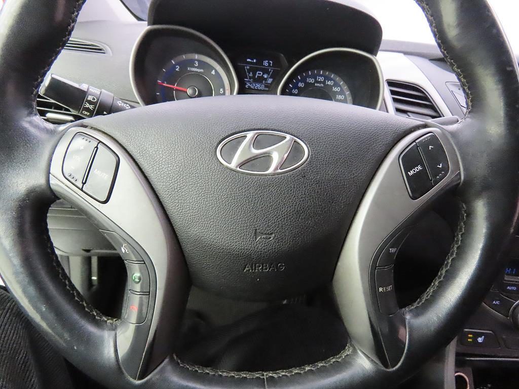 HYUNDAI Avante - Vista 11
