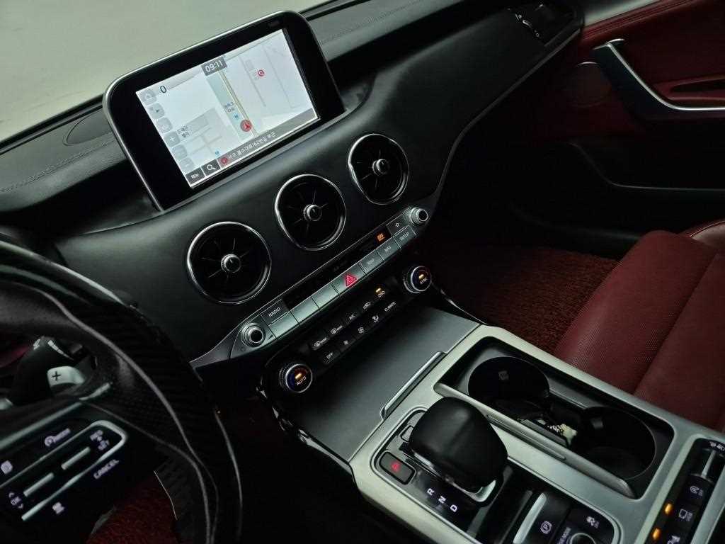 KIA Stinger - Vista 10