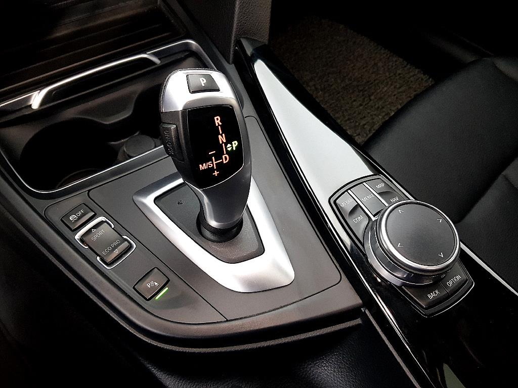 BMW 3 series 2017 Azul - Importación desde Corea - HF Imports Iquique - Foto 13